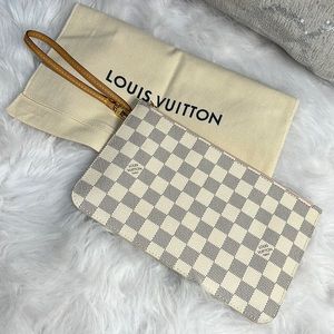 Louis Vuitton Neverfull MM wristlet